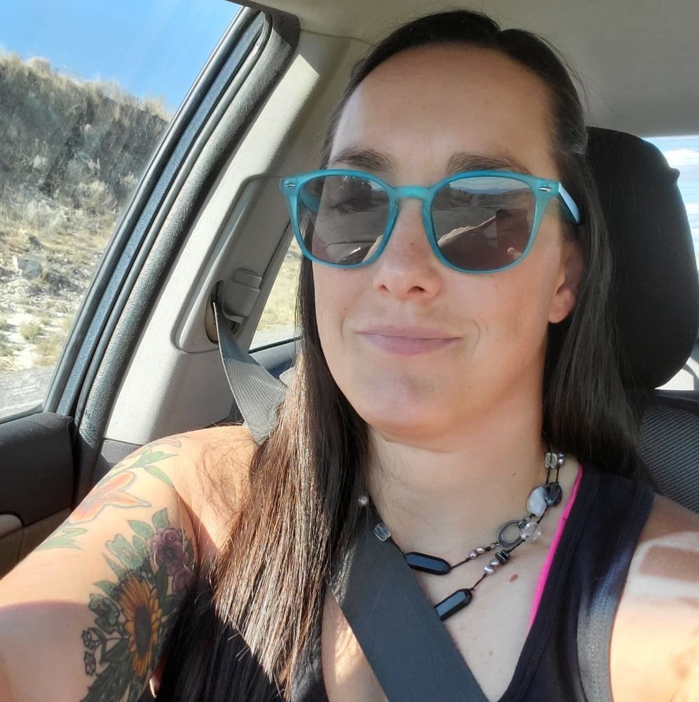 Meet your Posher, Kayla